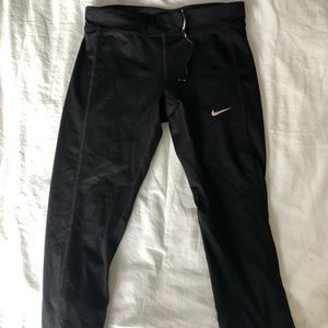 🖤🖤 DRI-FIT CROPPED LEGGINGS 🖤🖤